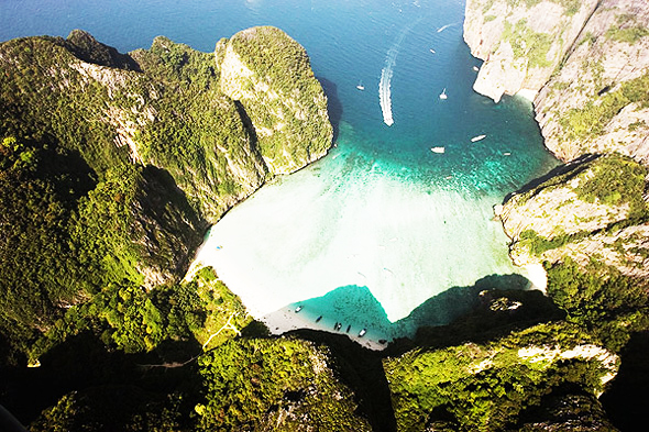 6_Maya_Bay_Thailand_great_atmoshere_travel_photography_Top_10_beaches