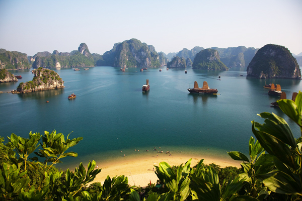 7_Ha_Long_Bay_Vietnam_great_atmoshere_travel_photography_Top_10