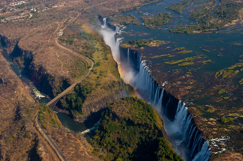 Victoria Falls-amazing-travel-destinations-2013-great-atmosphere-2013-1