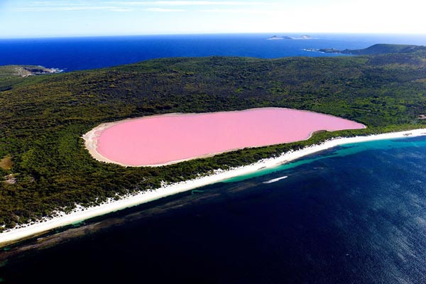 14-Lake-Hillier-Australia-great-atmosphere