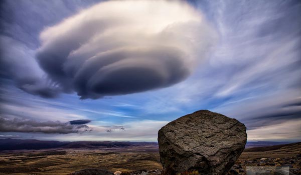 Amazing-lenticular-clouds-on-Earth-11-Rangipo-Desert-Mount-Ruapehu-New-Zealand