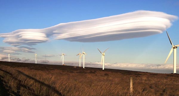 Amazing-lenticular-clouds-on-Earth-4-Oxenhope-Bradford-England-great-atmosphere