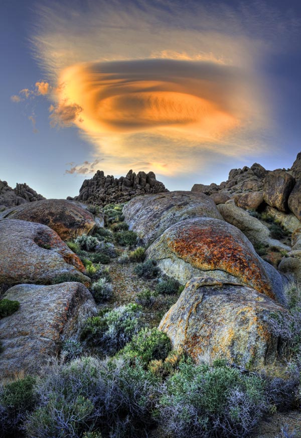 Amazing-lenticular-clouds-on-Earth-6-Alabama-Hills-California-great-atmosphere