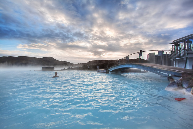 Blue-Lagoon-top-Iceland-10-best-hot-spring-spa-resorts-around-the-world-great-atmosphere-travel-destination