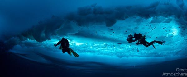 diving-under-ice-arctic-ocean-10-beautiful-amazing-travel-destination-photography-great-atmosphere