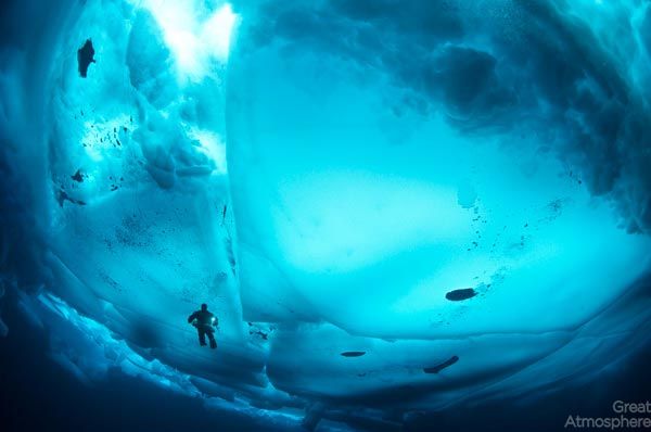 diving-under-ice-arctic-ocean-9-beautiful-blue-photography-great-atmosphere