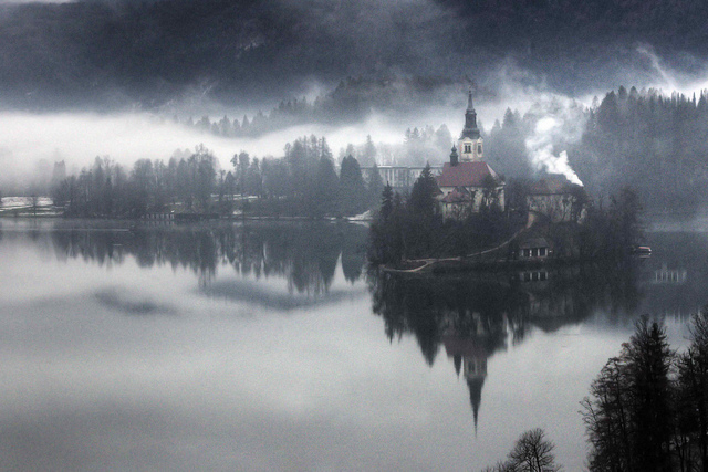 Lake-Bled-great-atmosphere-travel-destination-beautiful
