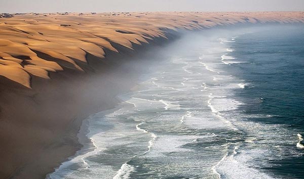namibia-where-the-desert-meets-the-sea-2-great-atmosphere-travel-nature-photography