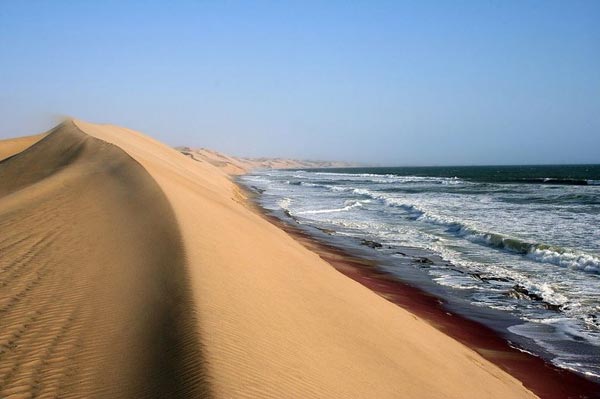 namibia-where-the-desert-meets-the-sea-6-great-atmosphere-travel-nature-photography