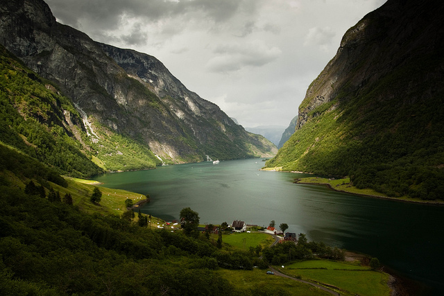 Sognefjord-Norway-great-atmosphere-travel-destination-beautiful