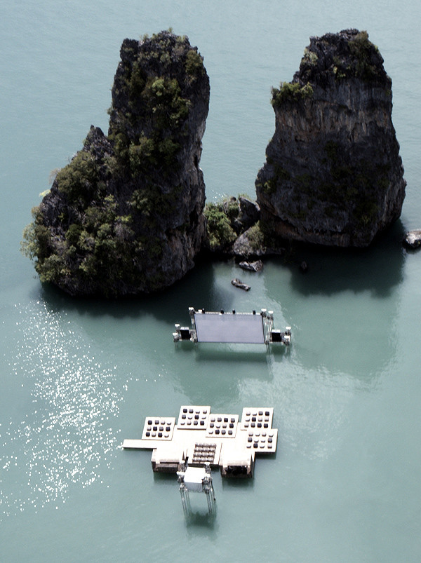 floating-movie-archipelago-cinema-thailand-great-atmosphere-sea-ocean-beautiful-travel-photography