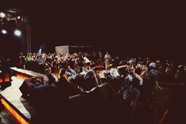 floating-movie-archipelago-cinema-thailand-great-atmosphere-sea-ocean-beautiful-travel-photography