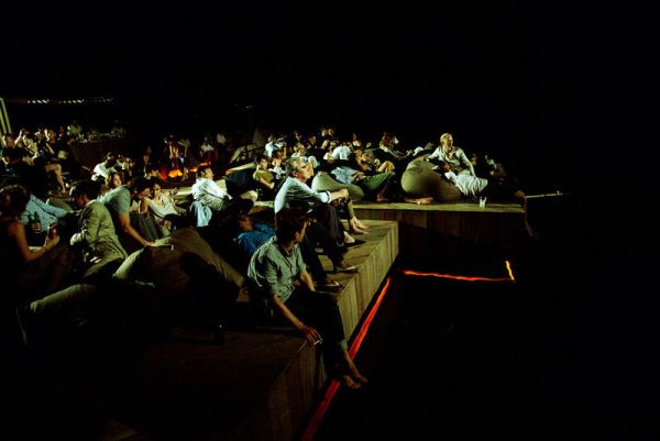 floating-movie-archipelago-cinema-thailand-great-atmosphere-sea-ocean-beautiful-travel-photography