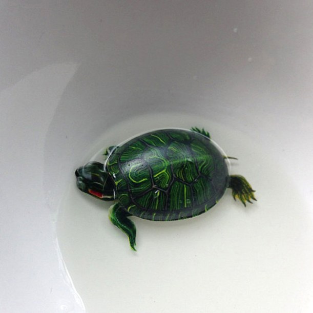 Three Dimensional Animals Painted in Layers of Resin by Keng Lye