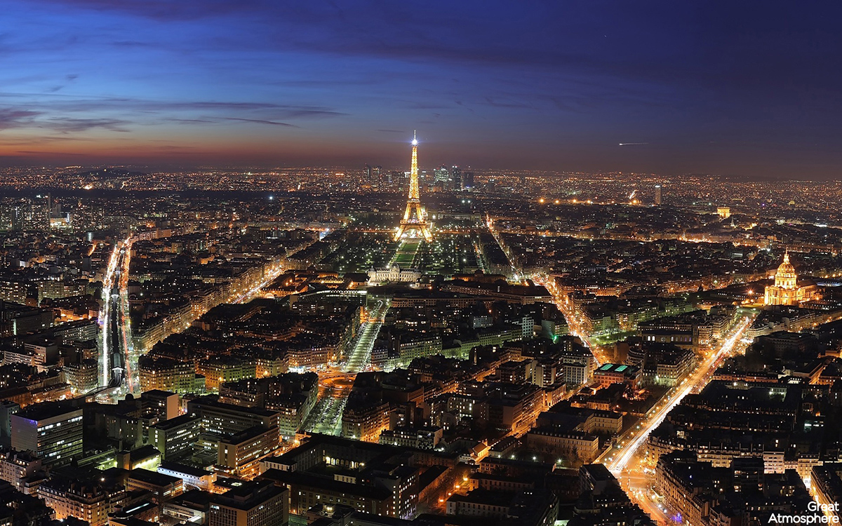 eiffel-tower-Paris-France-at-night-landscape-photography-travel-destinations-beautiful-view-great-atmosphere-263